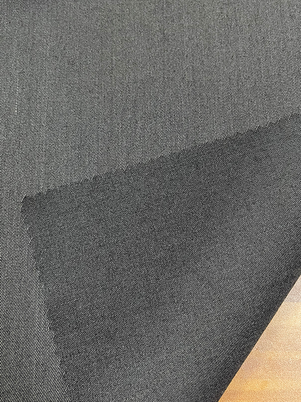 DOKUMA GİBİ YÜN AH-71723 65%T+32%R+3%WDüz ve pürüzsüz, ince tekstil izlerini yansıtabilir ve kumaşın asil mizacını gösterebilir.