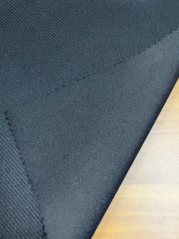 YÜN GİBİ DOKUMA AH-41604 70%P+25%V+5%WSaf yün giysi dokusuna sahiptir